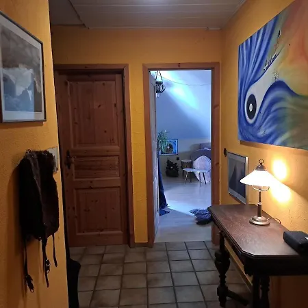 Apartment Kuenstlerwohnung In Der